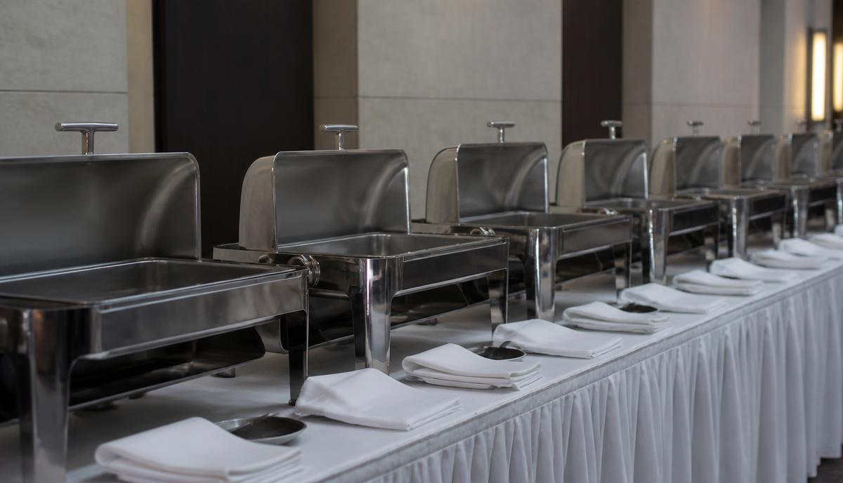 Caterer Doesn't Show for Lunch — Industry conference, day 1, 500 attendees, suburban venue with limited nearby food