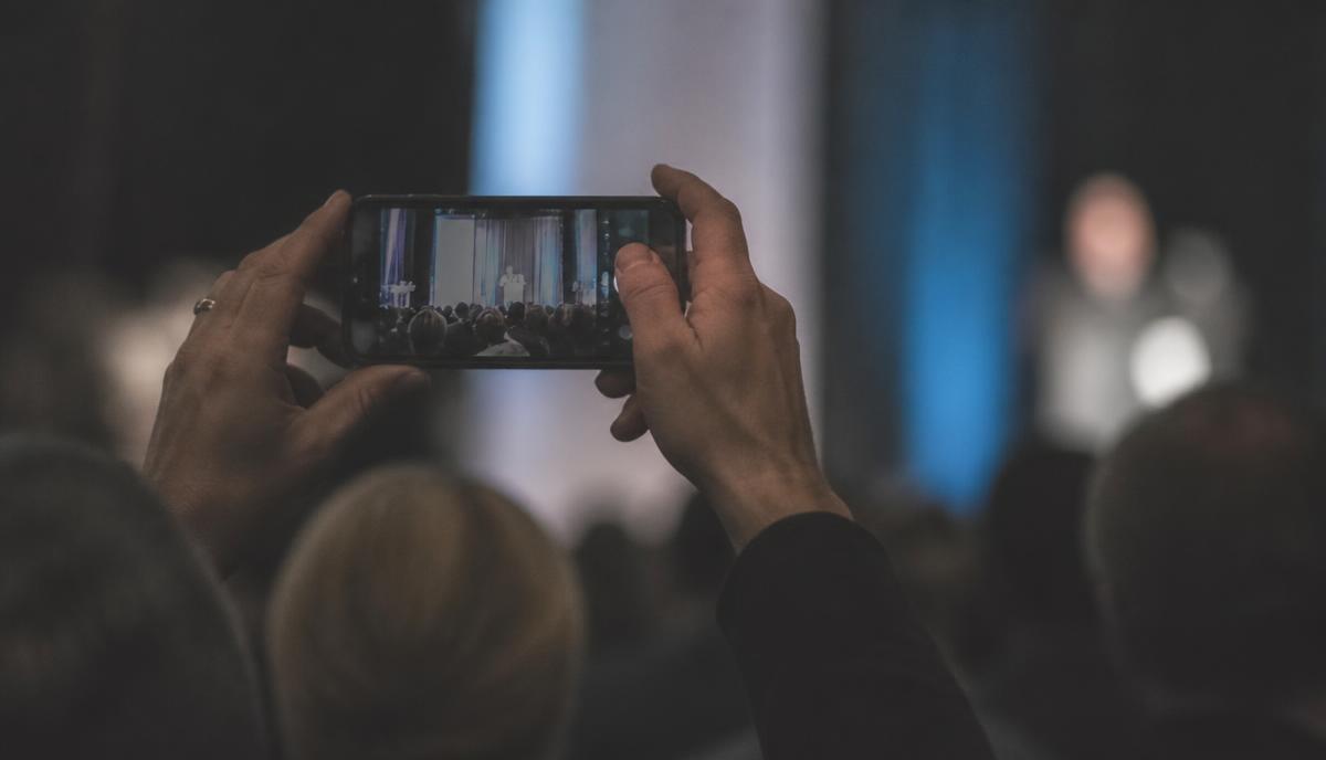 Negative Incident Goes Viral During Event — Annual industry awards gala, 450 attendees, upscale hotel ballroom, evening event